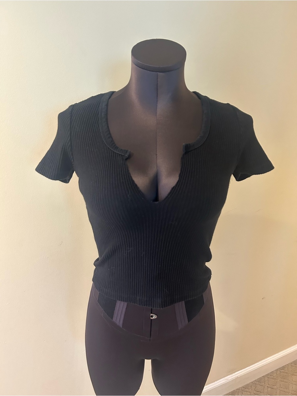 Cotton On Black Ribbed Notch V-Neck Crop Top size S